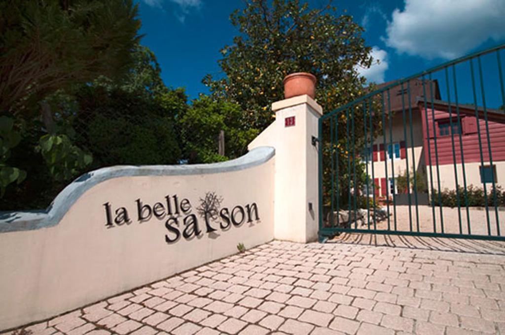 La Belle Saison Bed & Breakfast Mollens  ภายนอก รูปภาพ